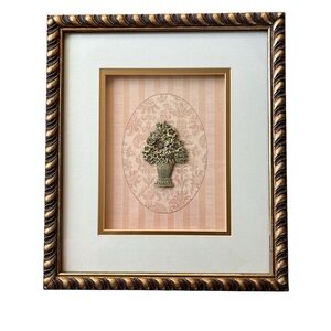 Bed Bath & Beyond Brown and Gold Artistic Wall Decal